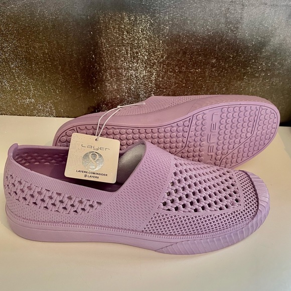 Lavender Outdoor Shoes. Last Pair. Size:10 woman sizes. - Picture 2 of 3